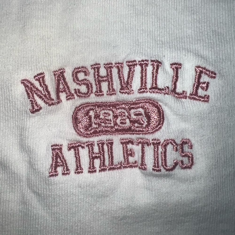 Cropped White Tank - Picture 2 of 3